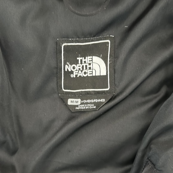 North Face women’s black parka in medium. Great condition! - Picture 3 of 11